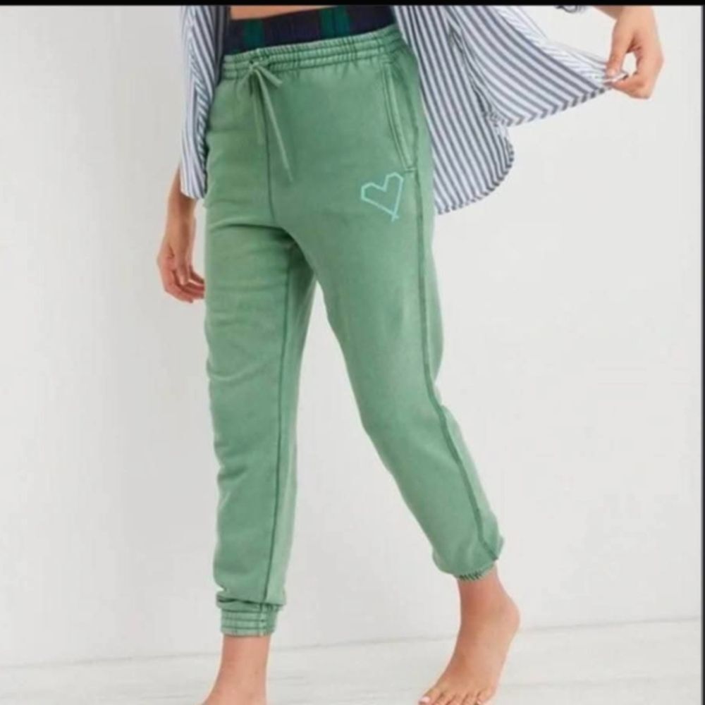 2/30 Aerie The Sweat Heart Logo Joggers Oversized XS